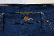 Load image into Gallery viewer, Wrangler Denim 32x35
