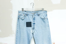 Load image into Gallery viewer, Levi&#39;s 501 35x37 Mended

