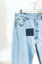 Load image into Gallery viewer, Levi&#39;s 501 35x37 Mended
