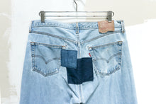 Load image into Gallery viewer, Levi&#39;s 501 35x37 Mended

