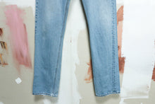 Load image into Gallery viewer, Levi&#39;s 501 35x37 Mended

