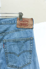 Load image into Gallery viewer, Levi&#39;s 501 36x33
