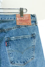 Load image into Gallery viewer, Levi&#39;s 501 White Oak Selvedge 35x27
