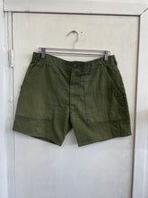 Load image into Gallery viewer, *1970s/80s OG-507 Cotton/Poly Shorts
