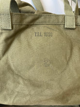 Load image into Gallery viewer, 50s/60s Canadian Civil Defense First Aid Field Bag
