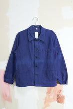 Load image into Gallery viewer, 1950s Faded French Chore Jacket
