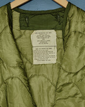 Load image into Gallery viewer, 1975 M-65 Liner - Small
