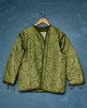 Load image into Gallery viewer, 1975 M-65 Liner - Small

