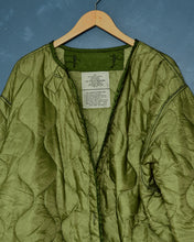 Load image into Gallery viewer, 1976 M-65 Parka Liner - Large
