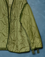 Load image into Gallery viewer, 1981 M-65 Liner - Medium
