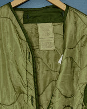 Load image into Gallery viewer, 1981 M-65 Liner - Medium
