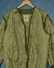 Load image into Gallery viewer, 1970 M-65 Liner - Small
