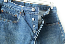 Load image into Gallery viewer, Levi&#39;s 501 30x35

