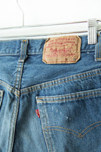 Load image into Gallery viewer, Levi&#39;s 501 30x35
