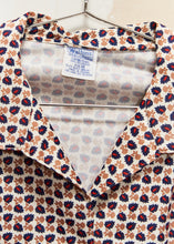 Load image into Gallery viewer, 1970s Leaf Patterned Blouse
