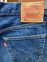 Load image into Gallery viewer, Levi&#39;s 501 Selvedge 30x29
